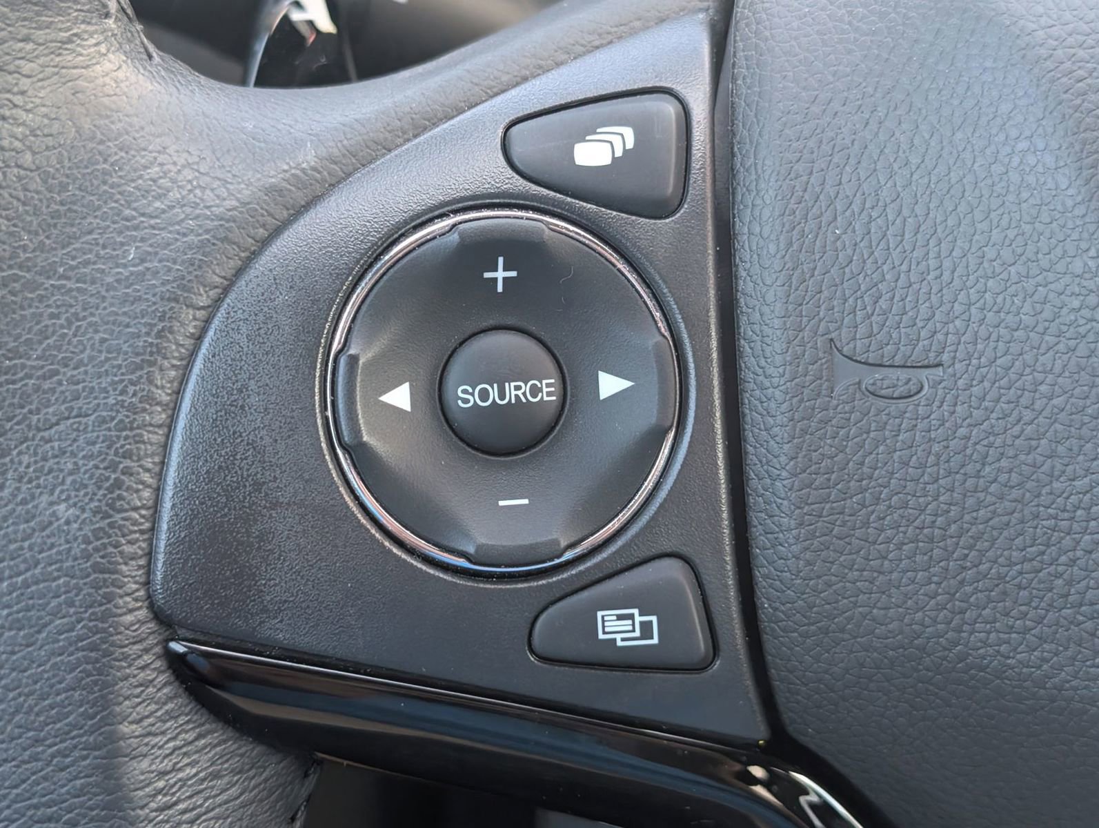 Used 2022 Honda HR-V Sport image 15
