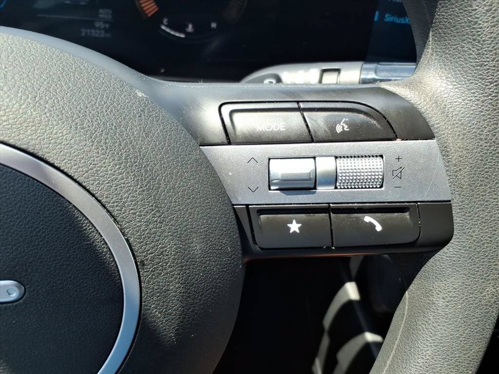 Used 2025 Hyundai Santa Cruz SE FWD image 22
