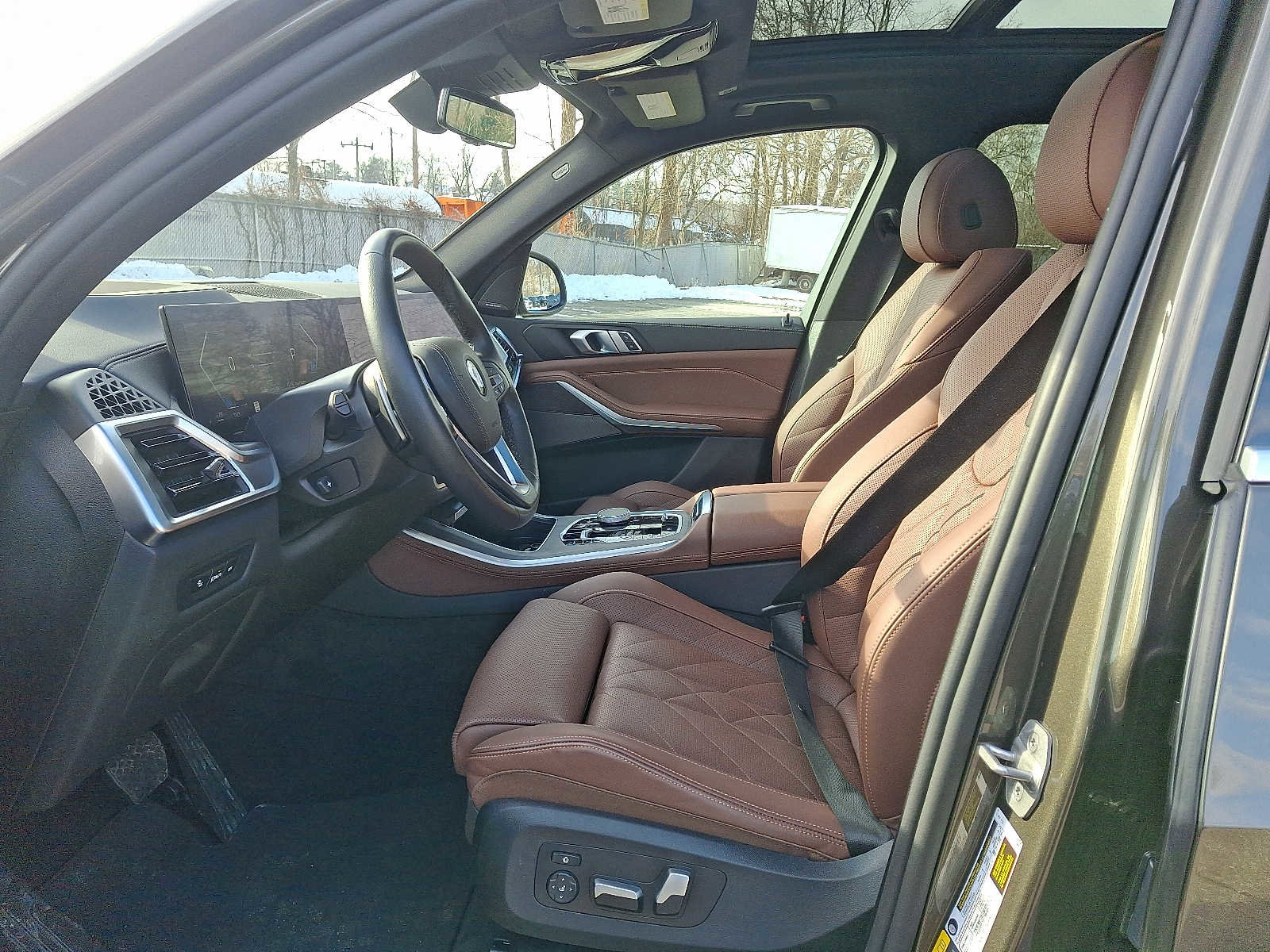 Used 2025 BMW X5 xDrive50e w/ Premium Package image 13