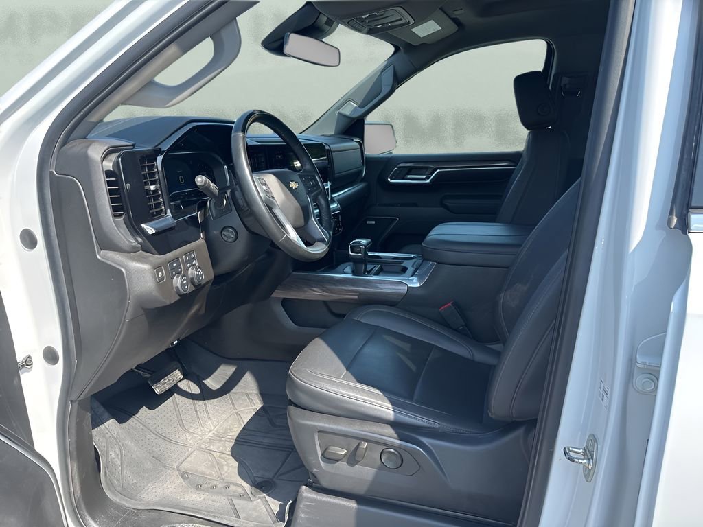 Used 2023 Chevrolet Silverado 1500 LTZ image 9
