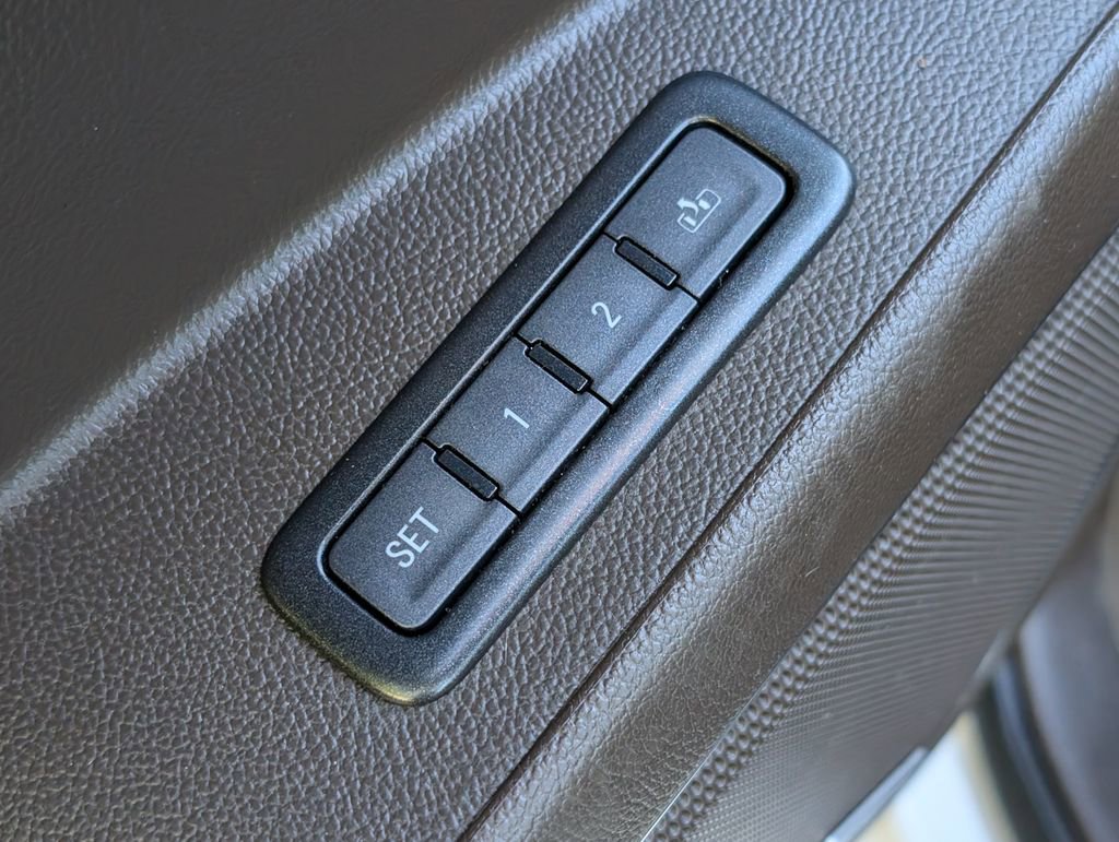 Used 2017 Chevrolet Suburban Premier image 33