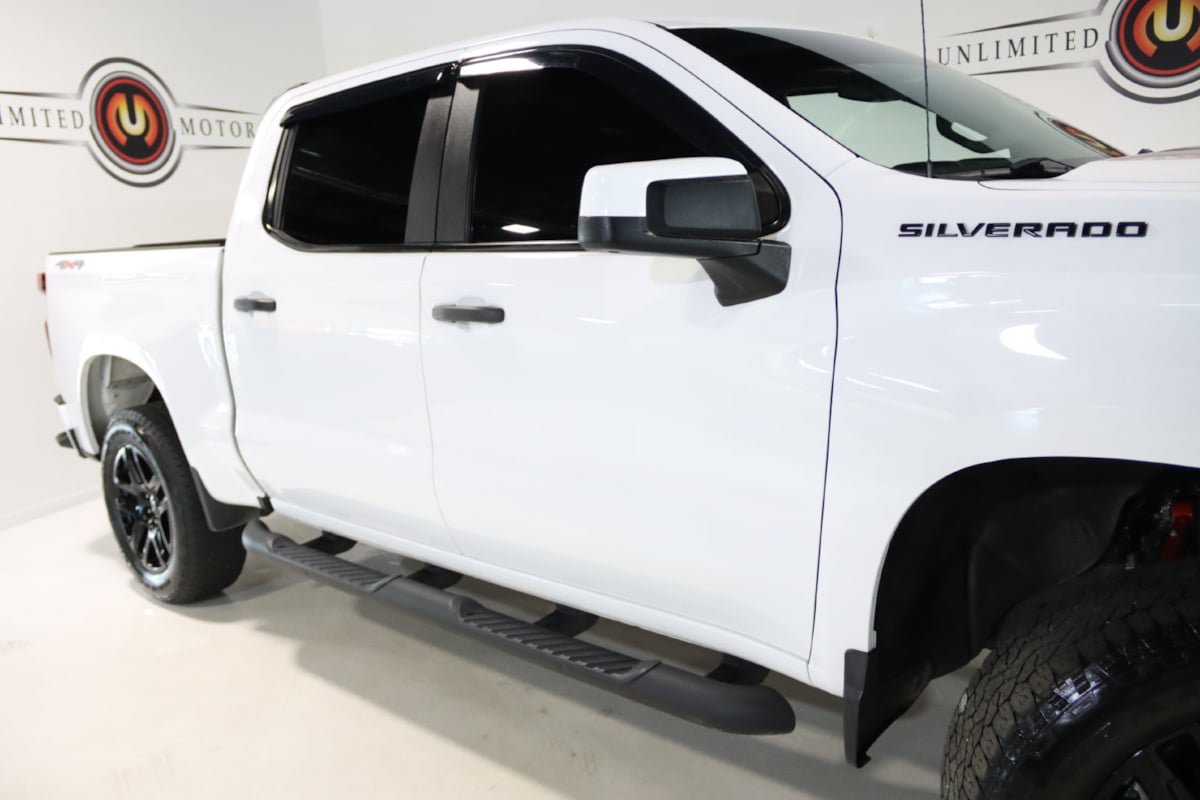 Used 2023 Chevrolet Silverado 1500 Custom w/ Rally Edition AWD/4WD image 7