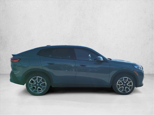 Certified 2025 BMW X2 xDrive28i w/ Technology Package AWD/4WD image 4