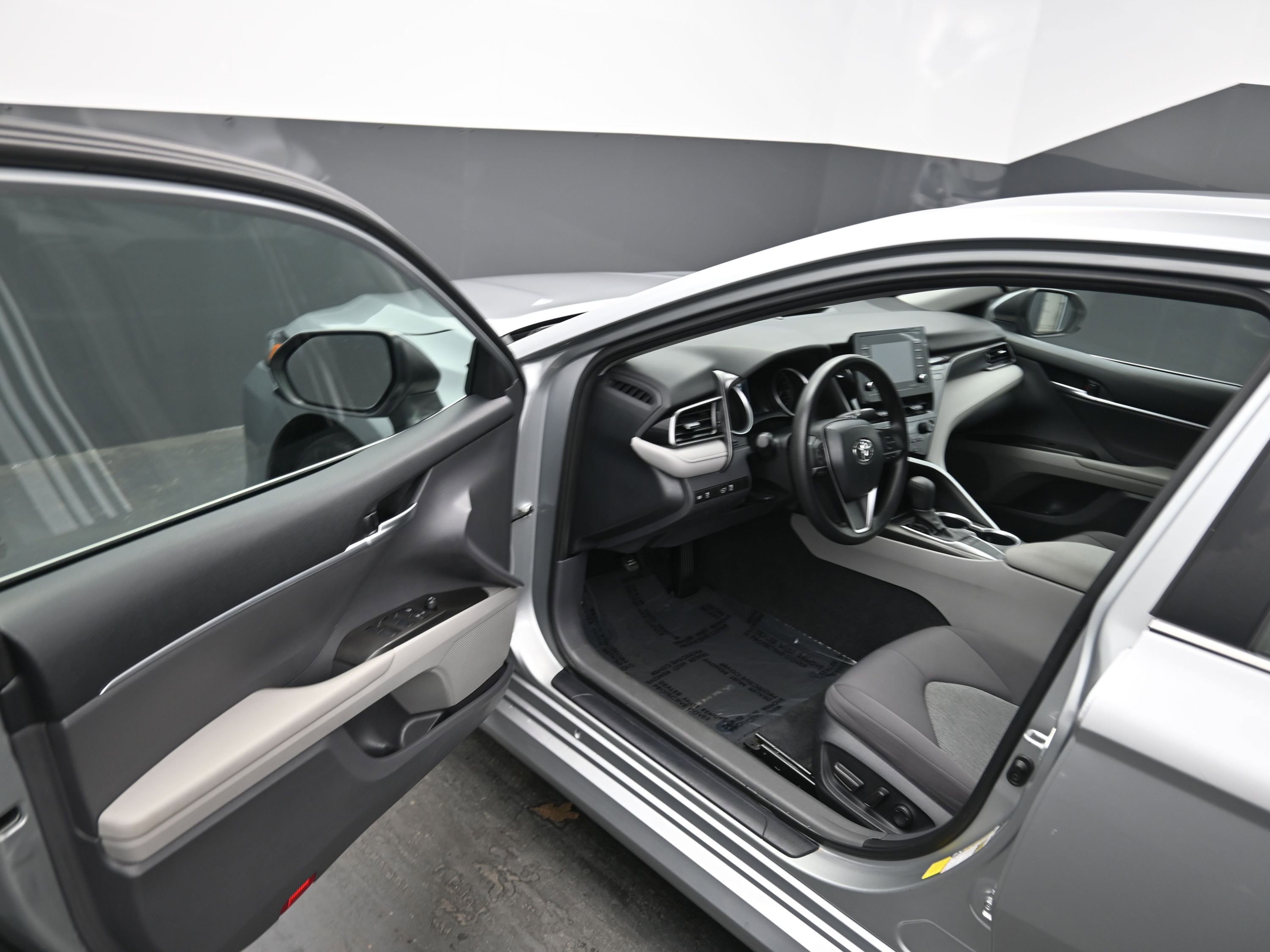 Used 2024 Toyota Camry LE image 18