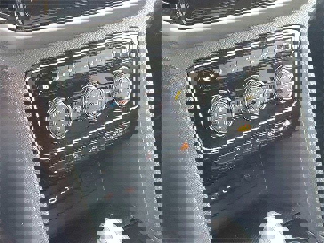 Used 2021 Volkswagen Atlas SEL R-Line image 28