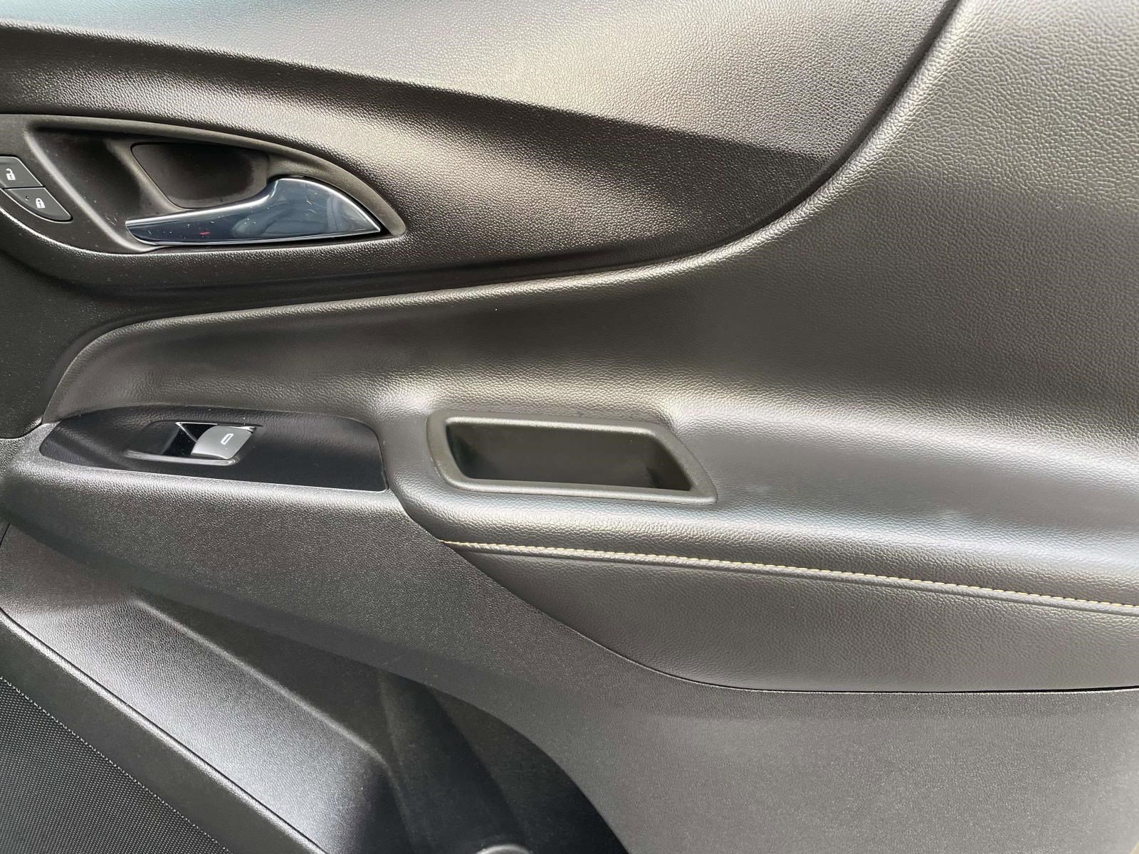 Used 2023 Chevrolet Equinox Premier image 8