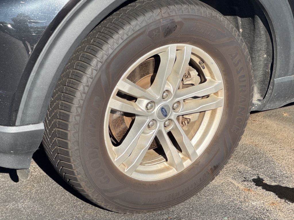 Used 2023 Ford Explorer XLT w/ Equipment Group 202A AWD/4WD image 9