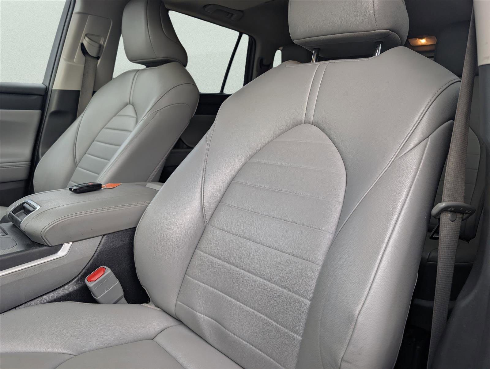 Used 2022 Toyota Highlander XLE image 11