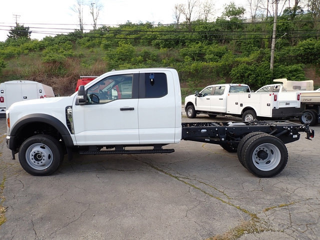 New 2026 Ford F450 XL w/ XL Chrome Package AWD/4WD image 2
