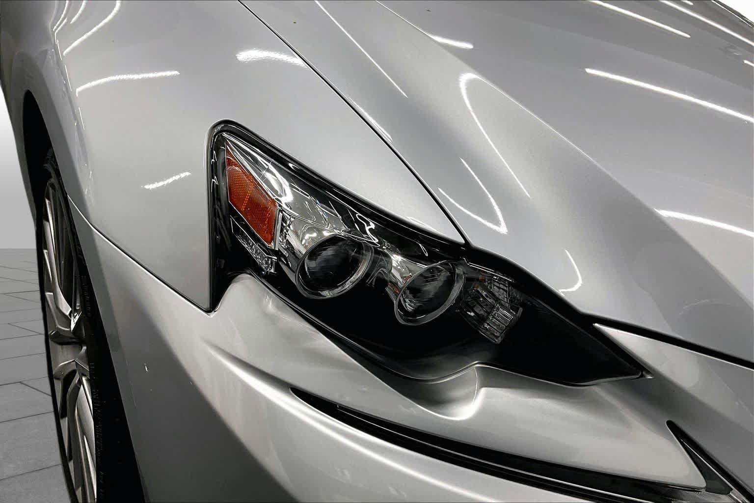 Used 2016 Lexus IS 200t w/ Navigation System Package RWD image 27