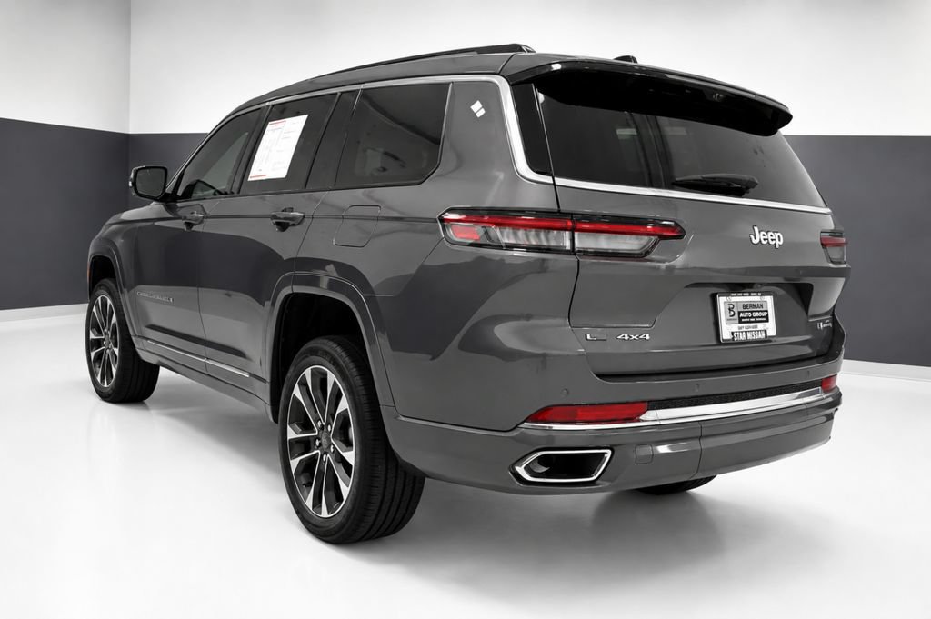 Used 2021 Jeep Grand Cherokee L Overland w/ Luxury Tech Group IV AWD/4WD image 3