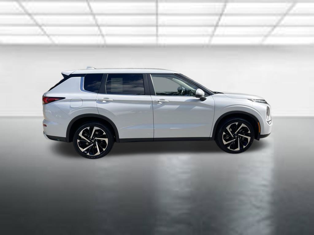 Used 2024 Mitsubishi Outlander SE FWD image 6