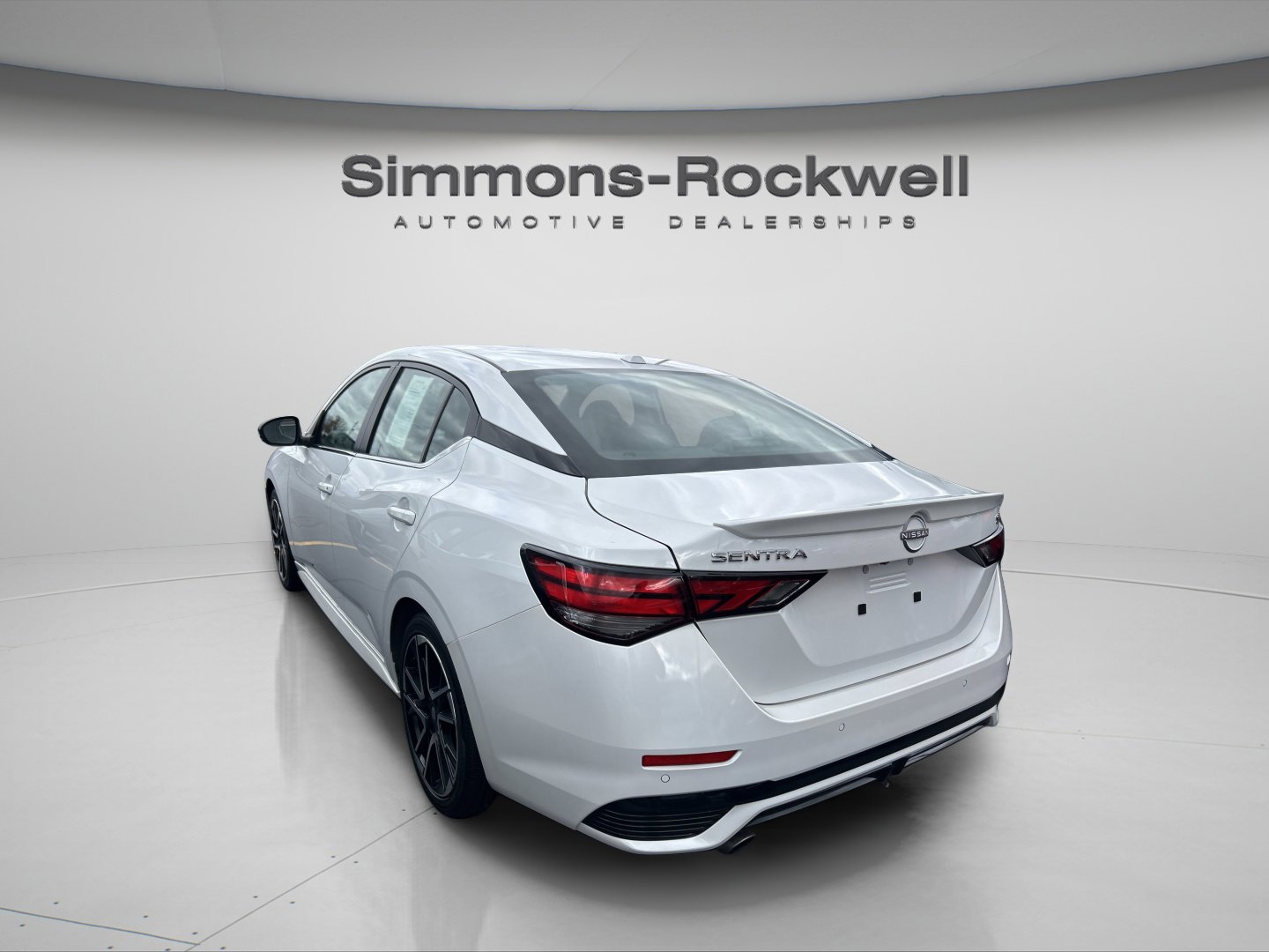 Used 2025 Nissan Sentra SR w/ SR Premium Package image 10