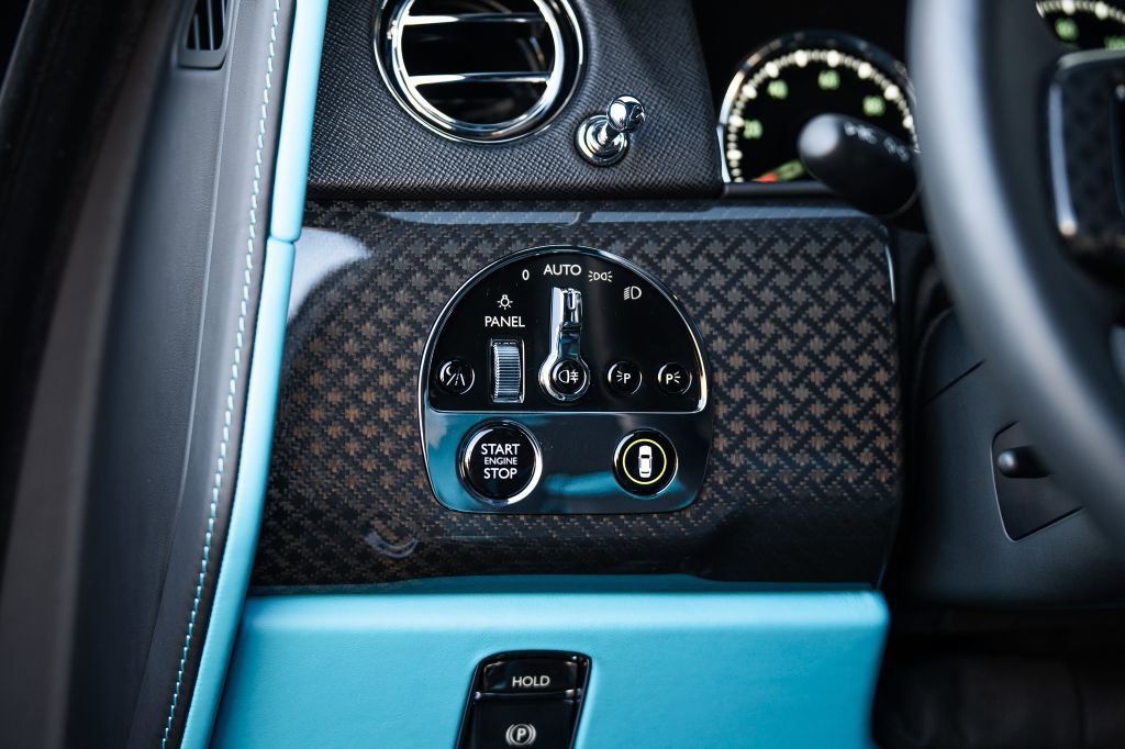 Used 2023 Rolls-Royce Cullinan Black Badge image 38