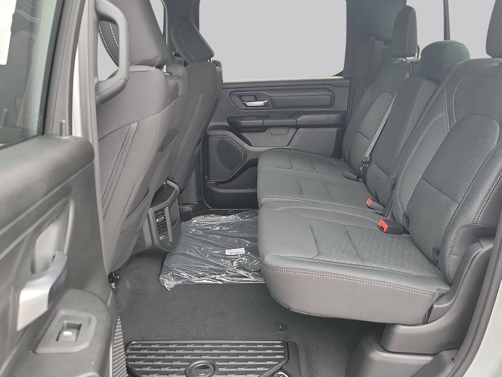 New 2026 RAM 1500 Express AWD/4WD image 16
