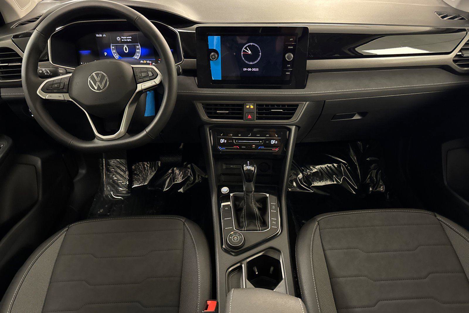 New 2025 Volkswagen Taos SE image 12