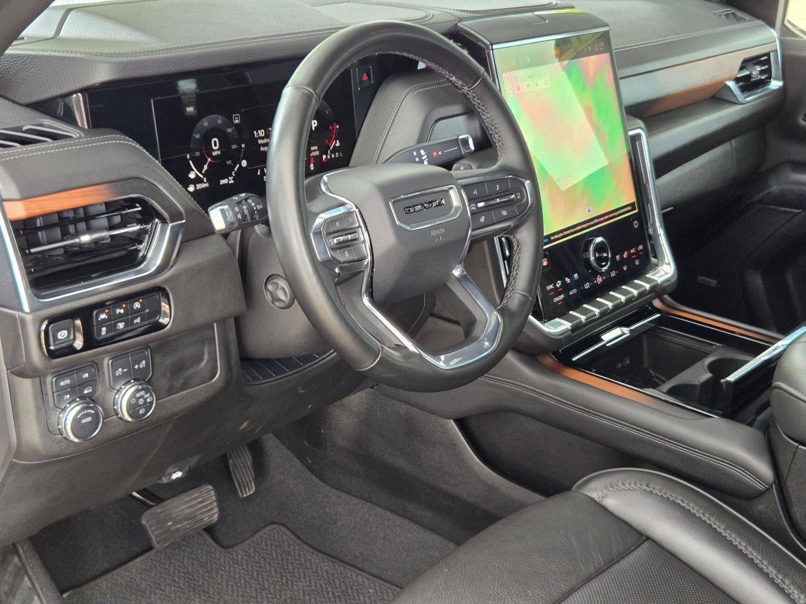 Used 2025 GMC Yukon Denali AWD/4WD image 7