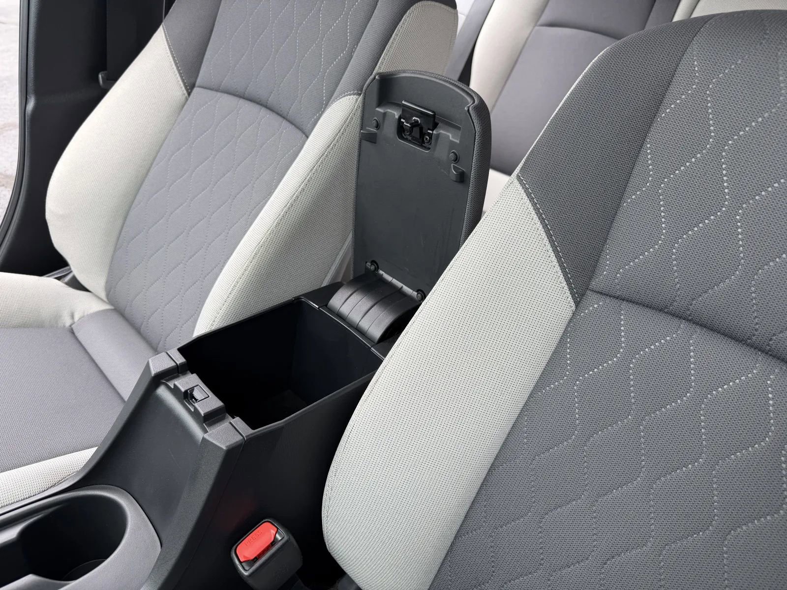 Used 2024 Toyota Corolla LE image 34