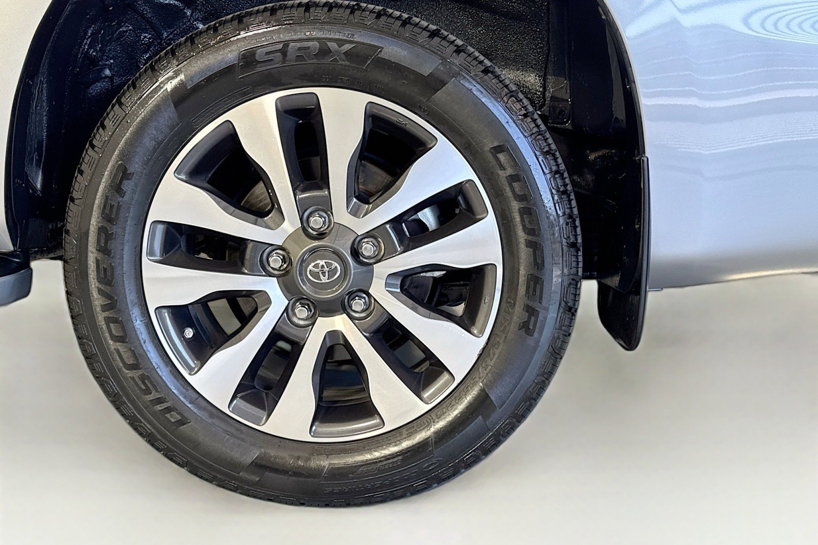Used 2019 Toyota Sequoia Limited w/ Safety & Convenience Package AWD/4WD image 31