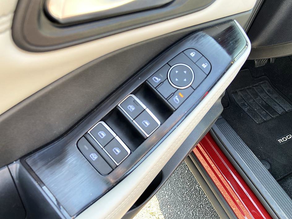 Certified 2023 Nissan Rogue SL AWD/4WD image 10