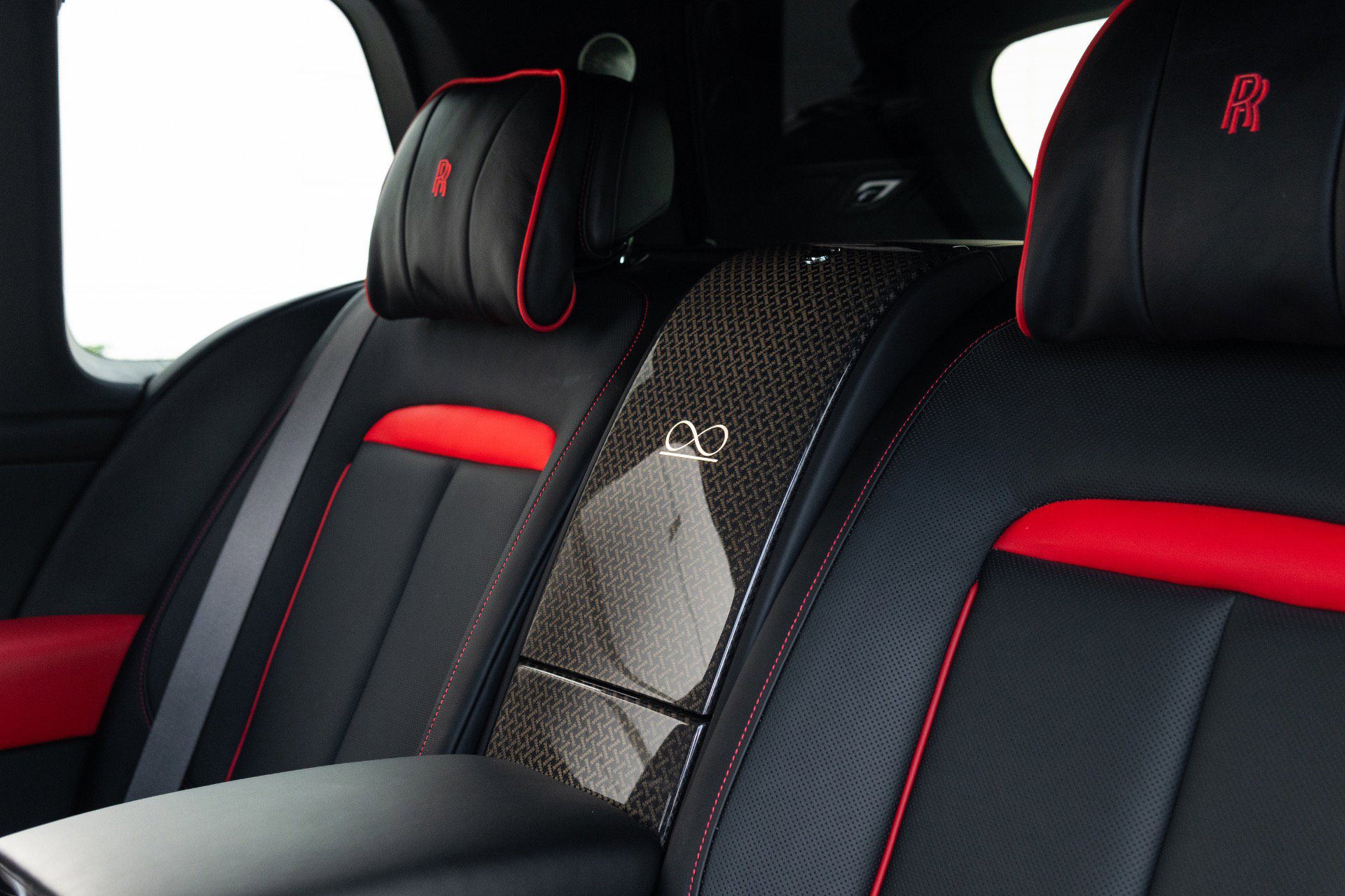 Used 2022 Rolls-Royce Cullinan Black Badge w/ Dark Exterior Package AWD/4WD image 55