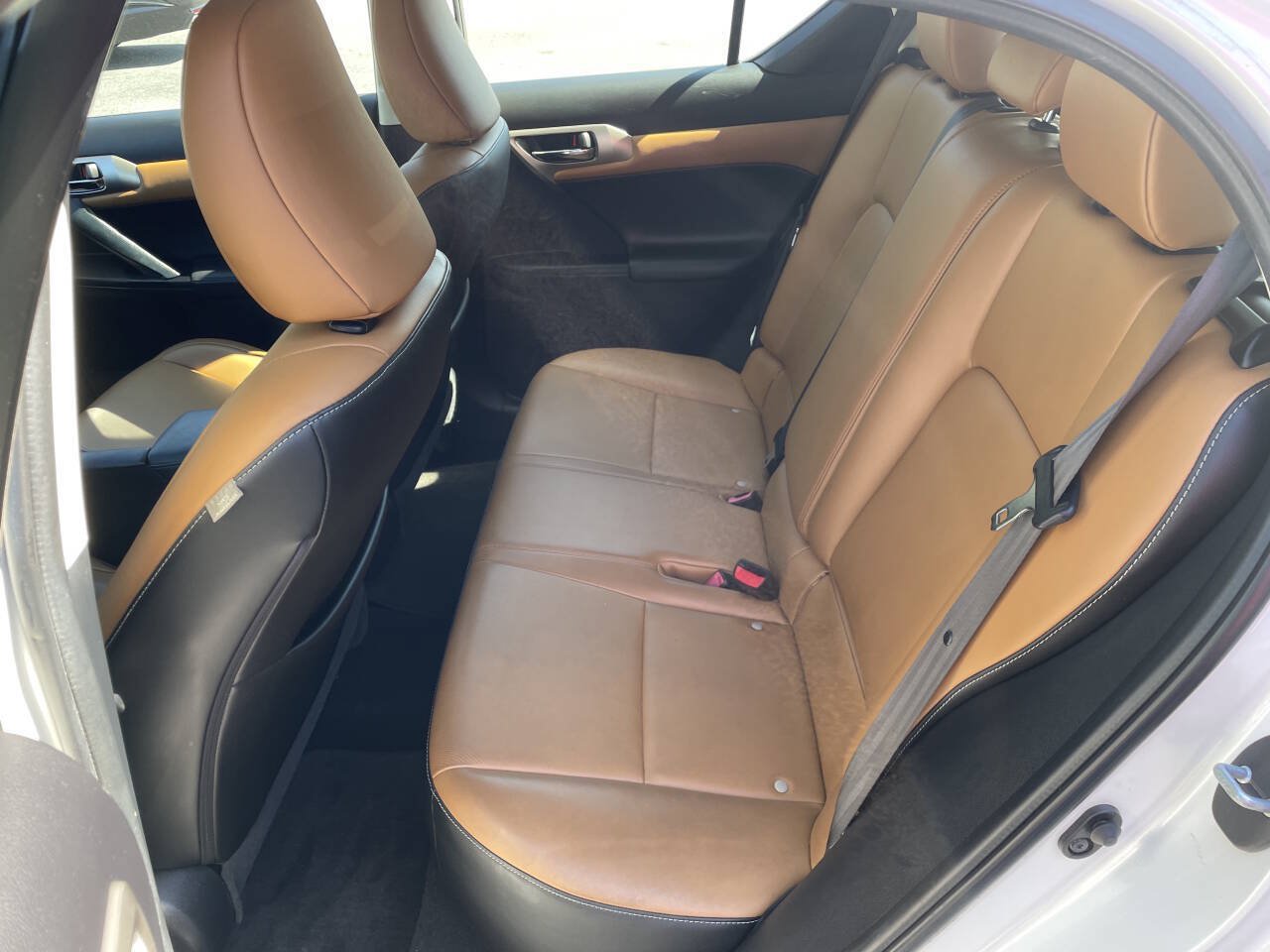 Used 2015 Lexus CT 200h FWD image 10