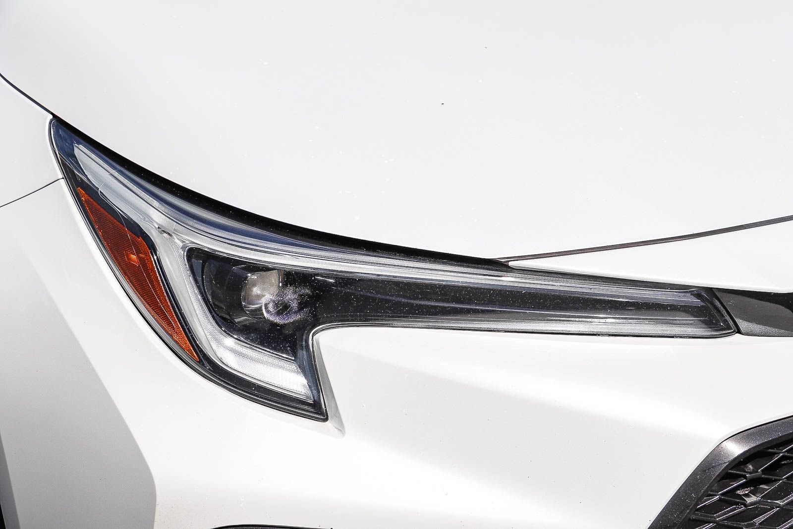 Used 2023 Toyota Corolla XSE FWD image 4