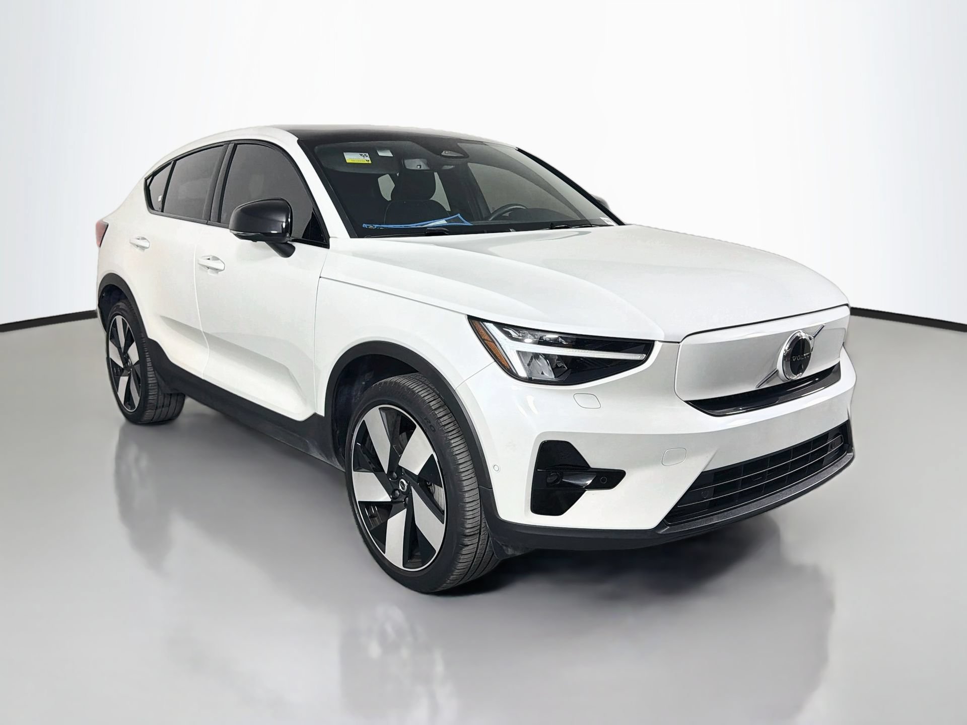 Certified 2023 Volvo C40 P8 Recharge Plus w/ Climate Package AWD/4WD image 3