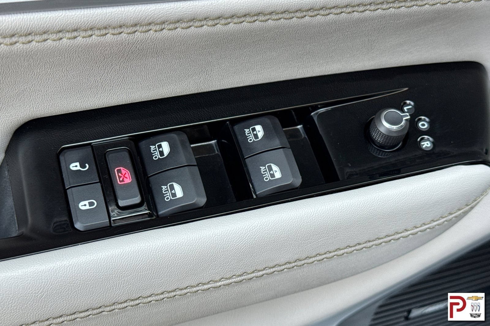 Used 2023 Jeep Wagoneer 4WD w/ Premium Group I image 13
