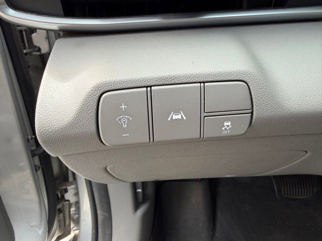 Used 2022 Hyundai Elantra SEL w/ Cargo Package FWD image 16