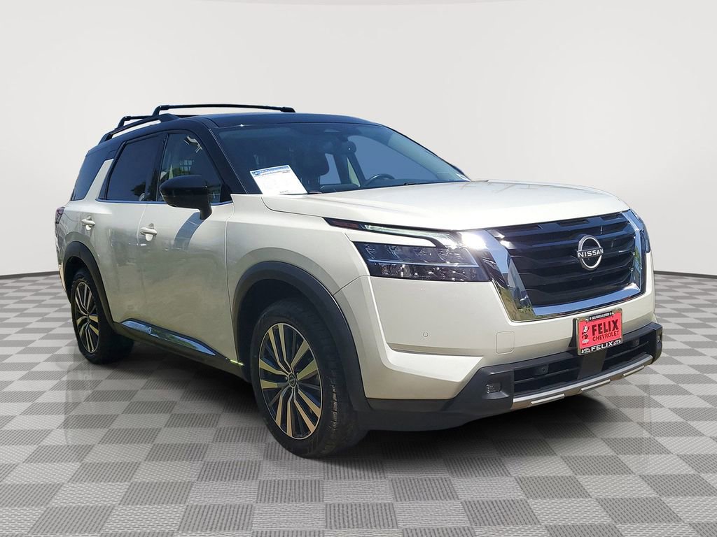 Used 2022 Nissan Pathfinder Platinum w/ Cargo Package FWD image 3