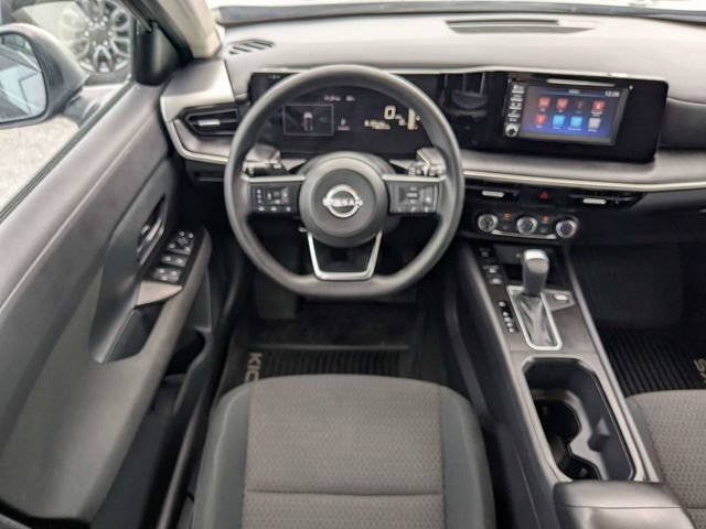 Used 2025 Nissan Kicks S FWD image 15