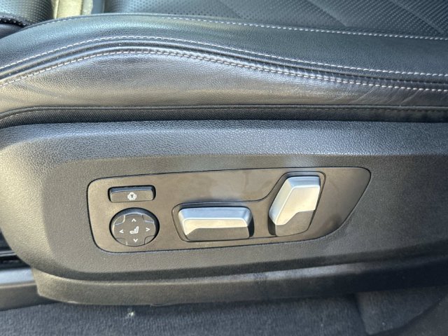 Used 2023 BMW X5 xDrive45e w/ Climate Comfort Package AWD/4WD image 19