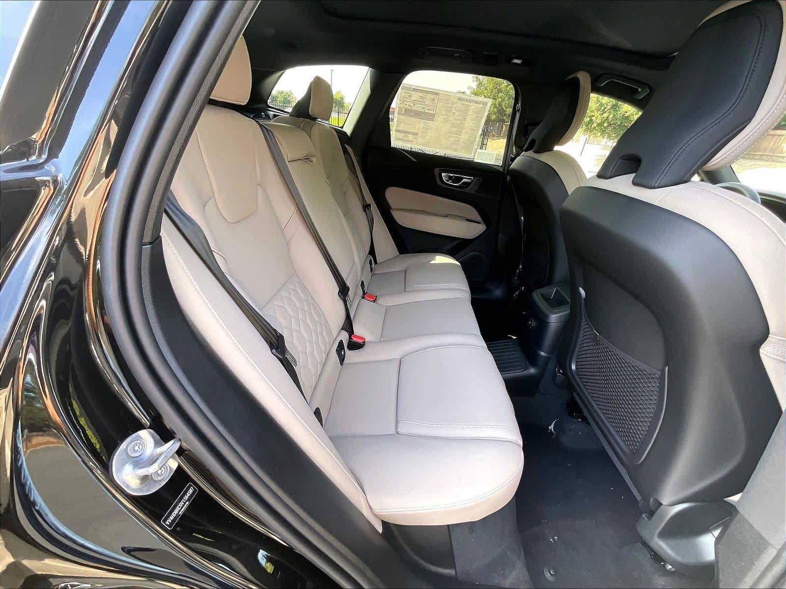 New 2027 Volvo XC60 T8 Plus AWD/4WD image 27