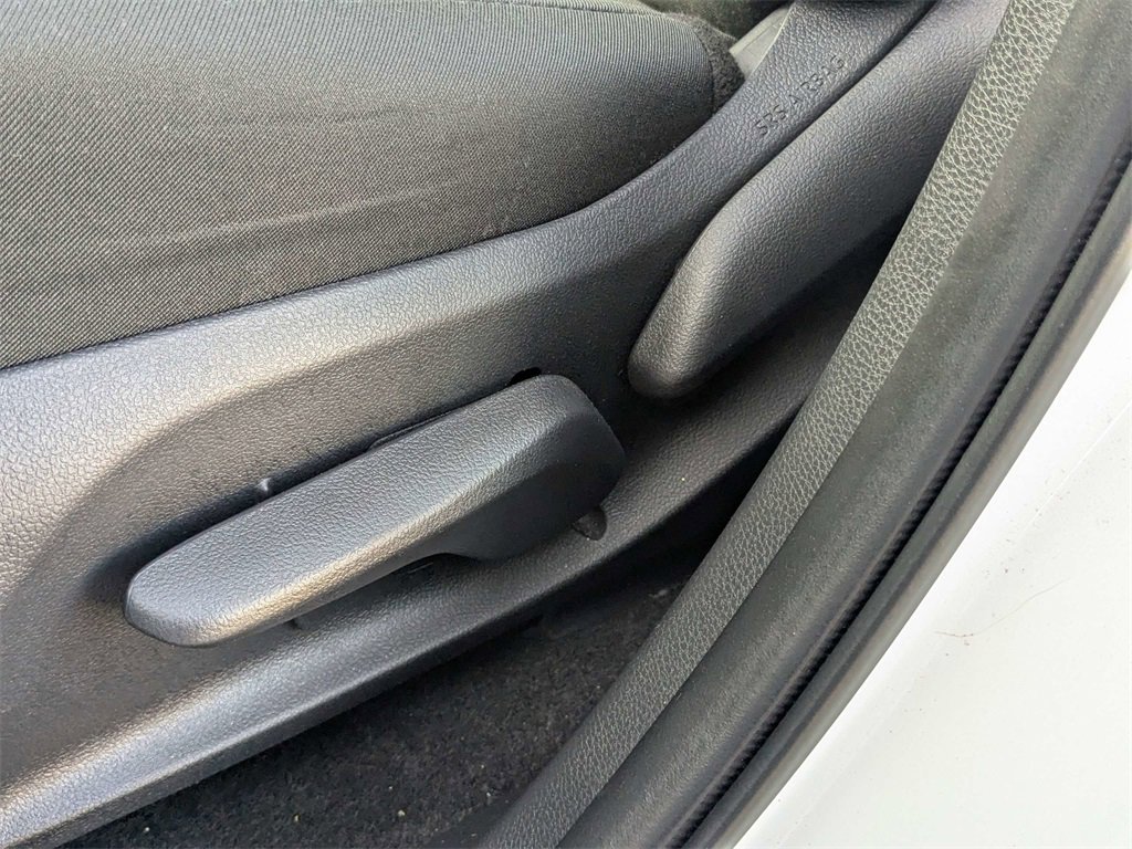 Used 2024 Toyota RAV4 LE image 21