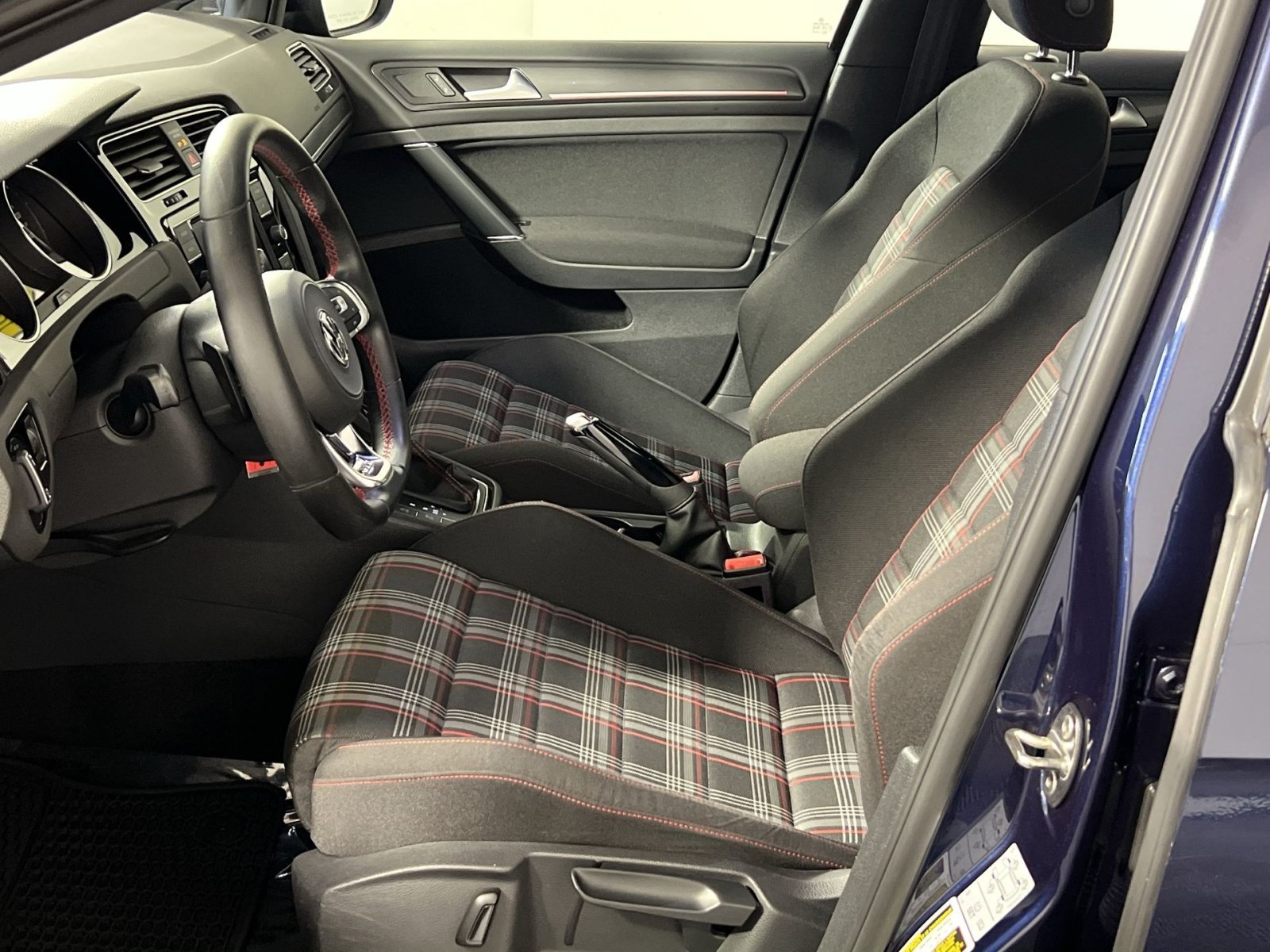 Used 2018 Volkswagen GTI S FWD image 14