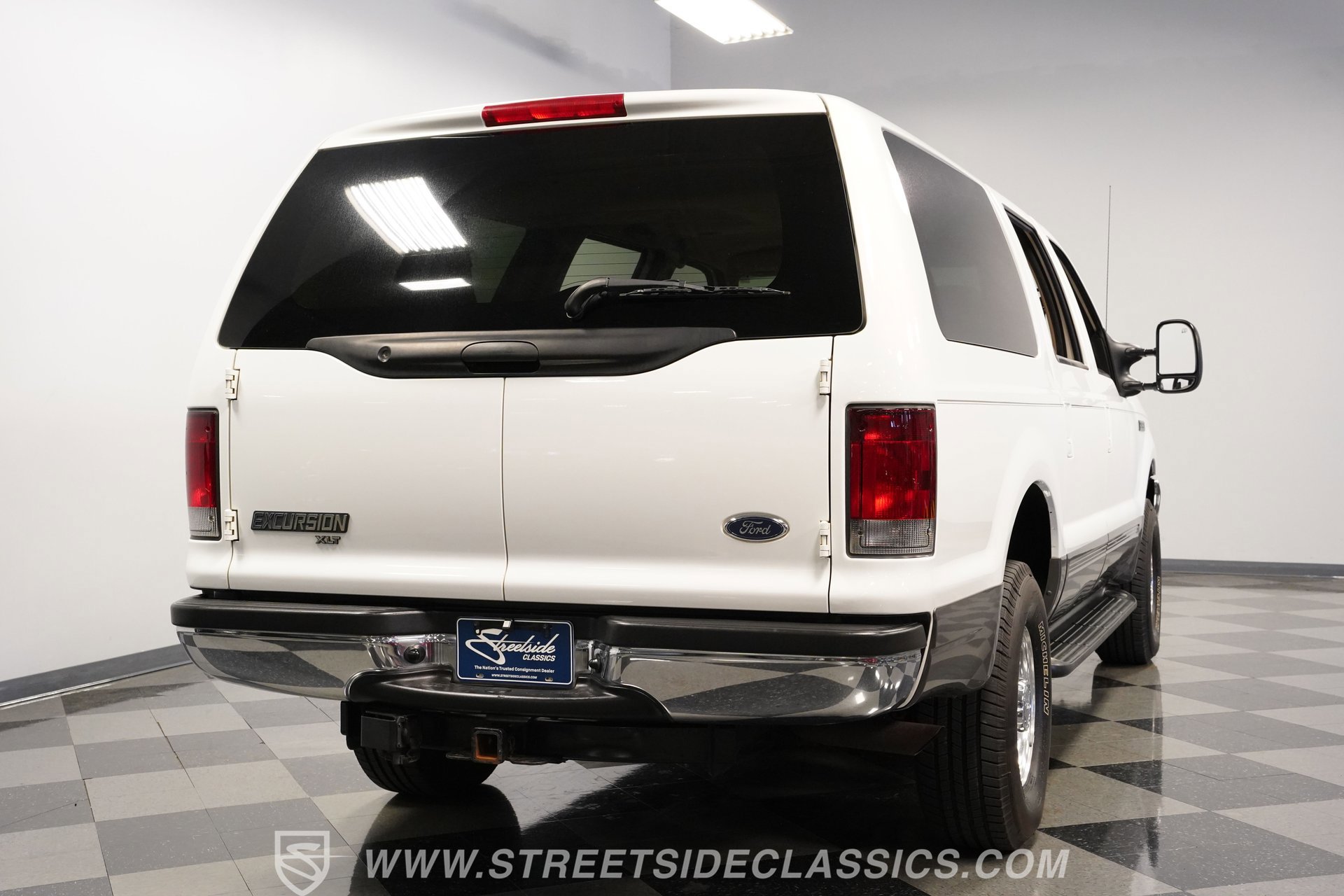 Used 2002 Ford Excursion XLT image 11