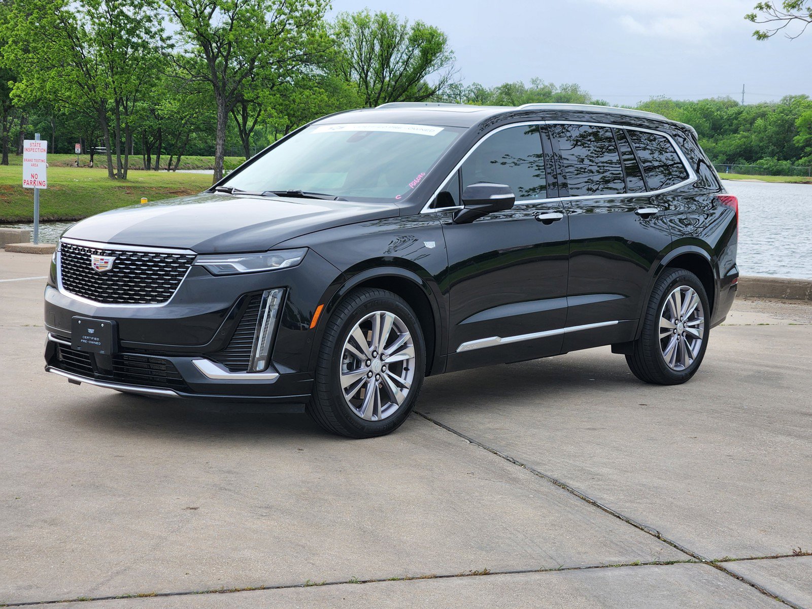 Certified 2023 Cadillac XT6 Premium Luxury w/ Technology Package AWD/4WD image 2