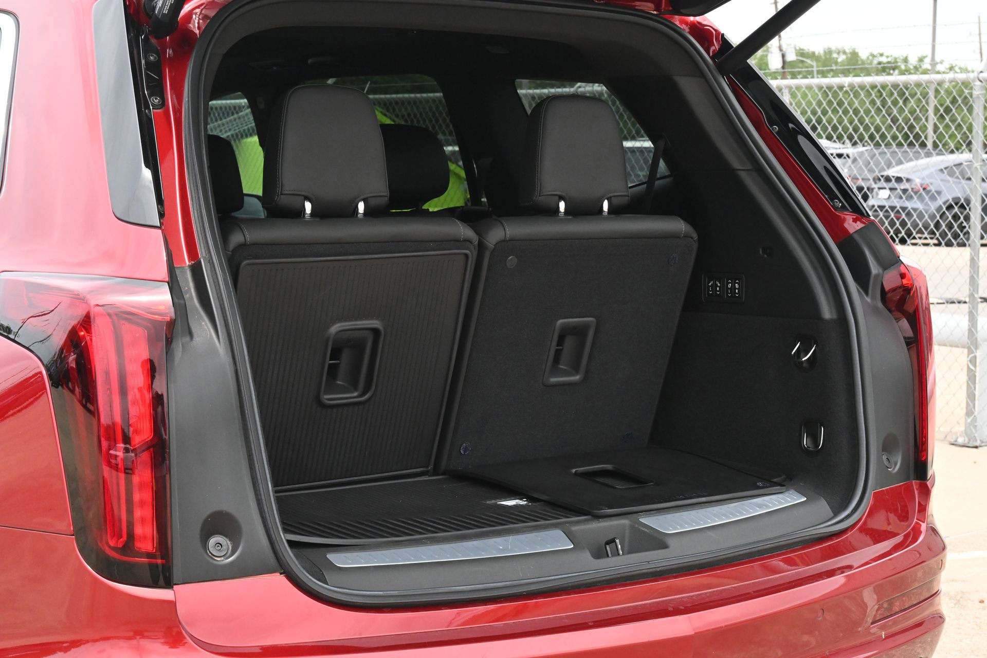 Used 2024 Cadillac XT6 Premium Luxury w/ LPO, Floor Liner Package FWD image 22