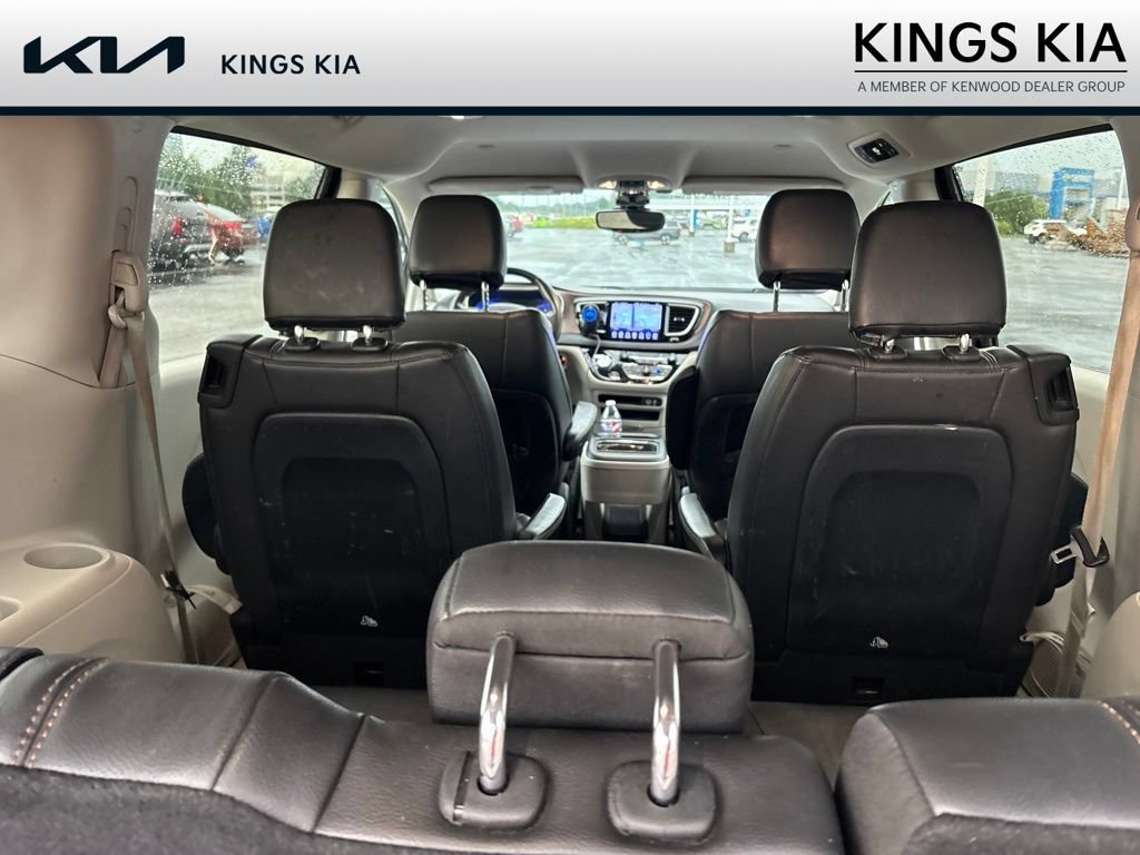 Used 2017 Chrysler Pacifica Touring-L FWD image 15