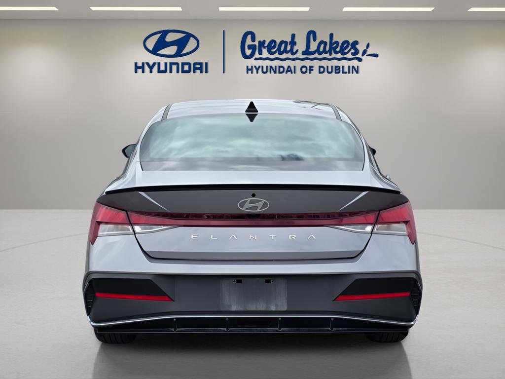 Certified 2025 Hyundai Elantra Sport FWD image 4