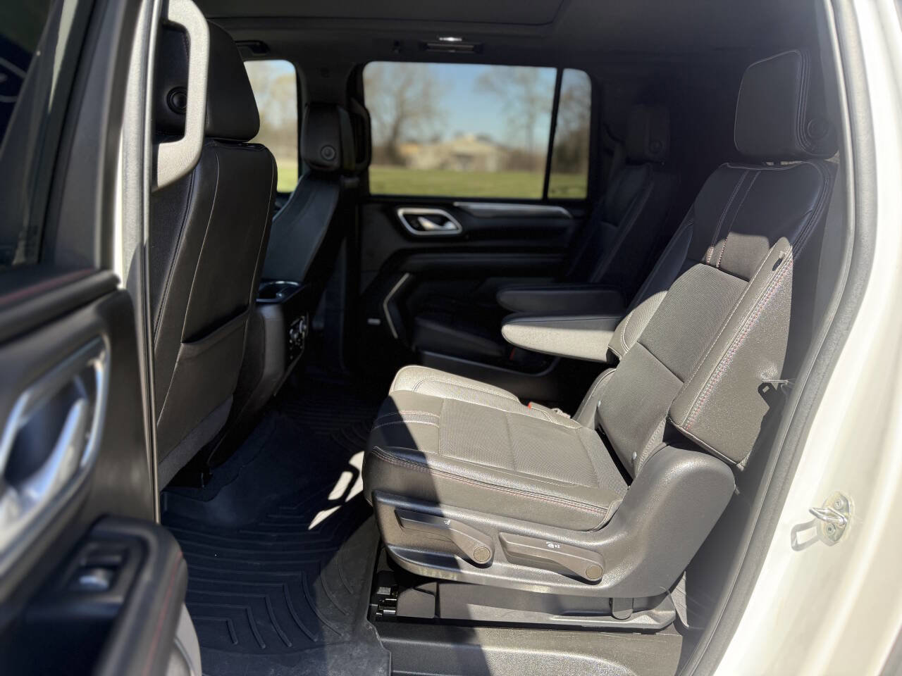 Used 2022 Chevrolet Suburban RST w/ Sport Performance Package AWD/4WD image 11