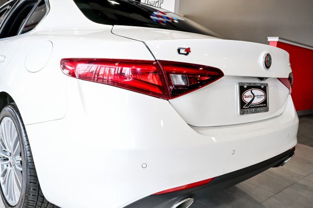 Used 2020 Alfa Romeo Giulia Ti AWD/4WD image 12