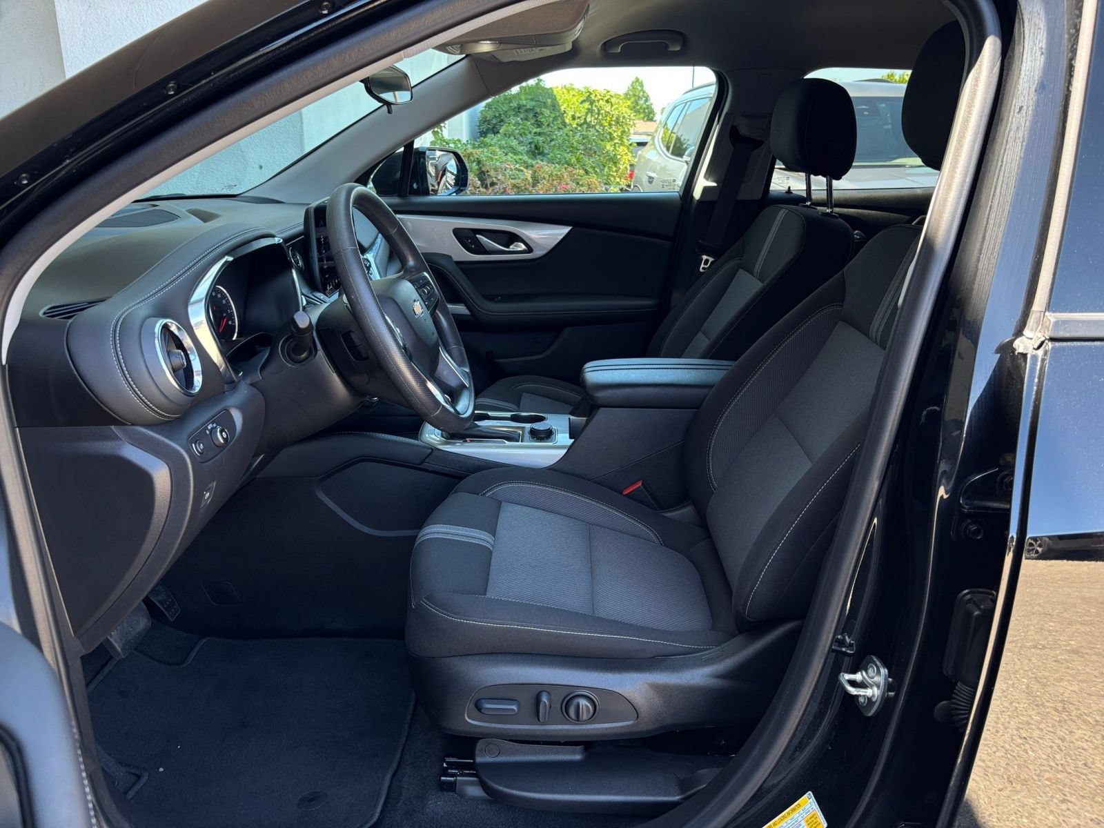 Used 2026 Chevrolet Blazer LT FWD image 28