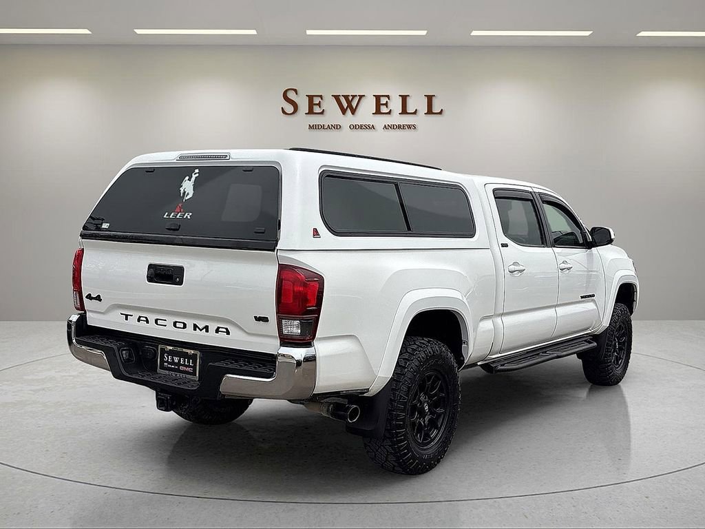 Used 2022 Toyota Tacoma SR5 w/ Black Out Package (TMS) AWD/4WD image 3