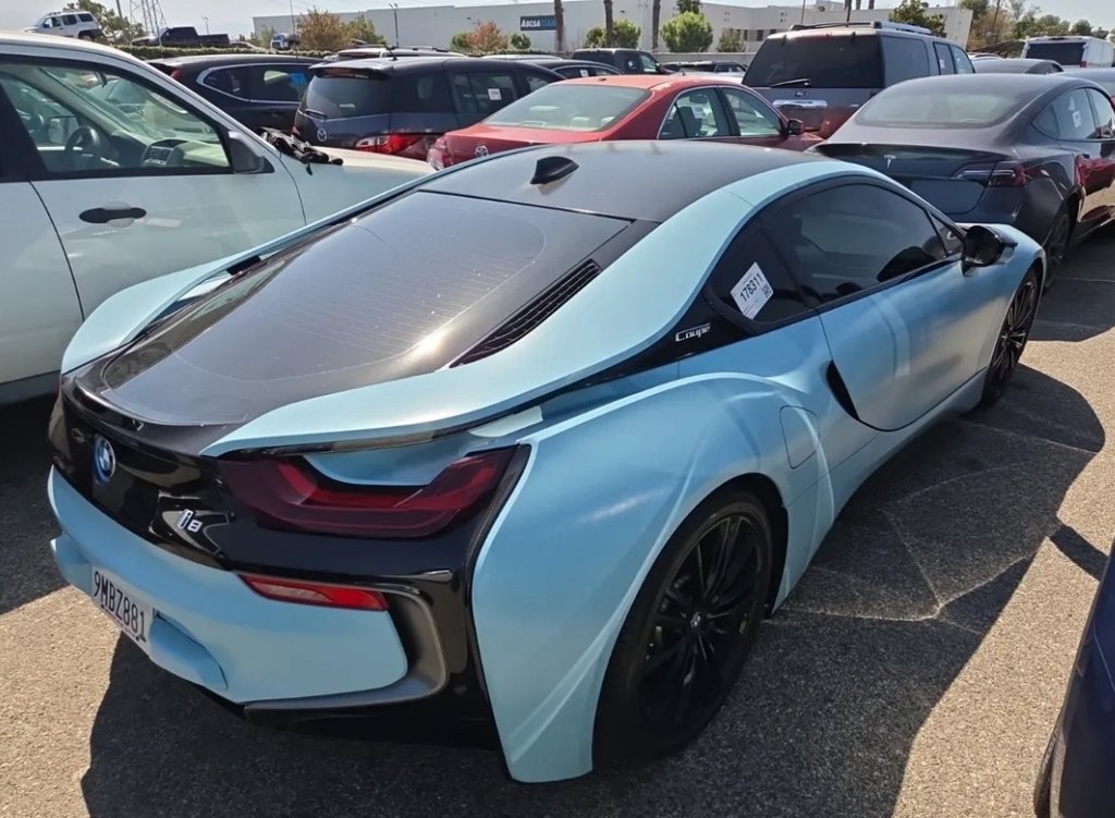 Used 2020 BMW i8 Coupe AWD/4WD image 2