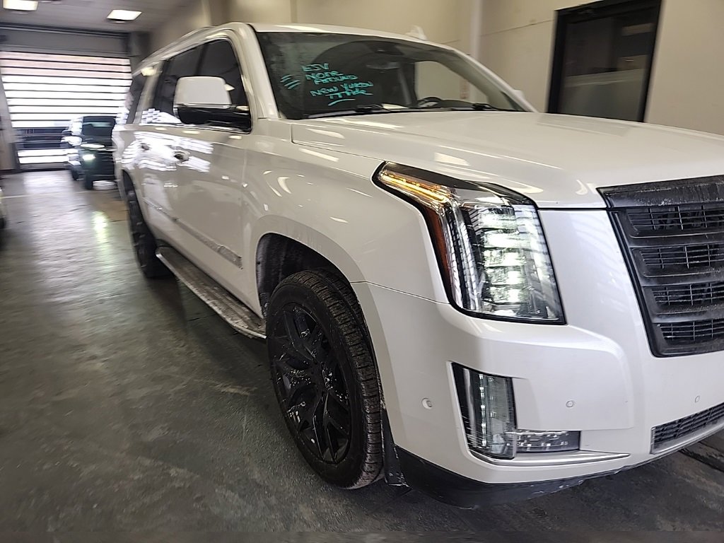 Used 2017 Cadillac Escalade ESV Luxury image 6