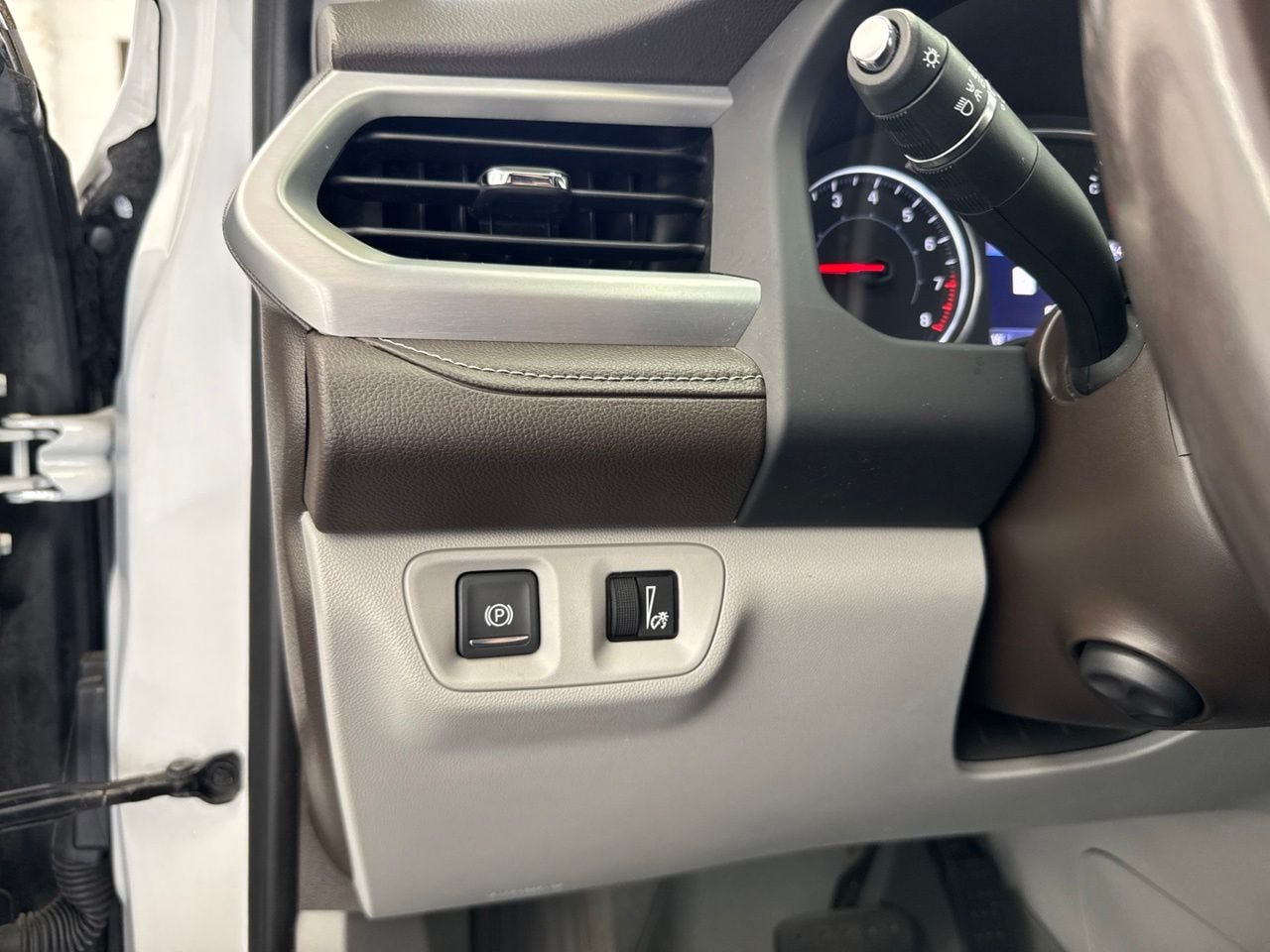 Used 2021 GMC Acadia SLT w/ Preferred Package FWD image 35