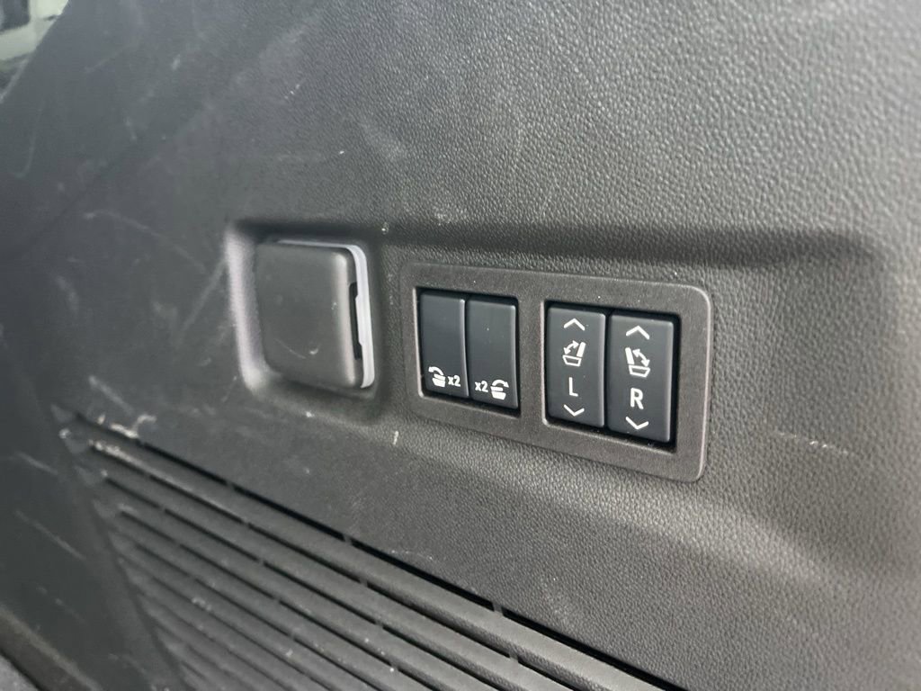 Certified 2026 Chevrolet Suburban Premier w/ Sun And Tow Package image 14