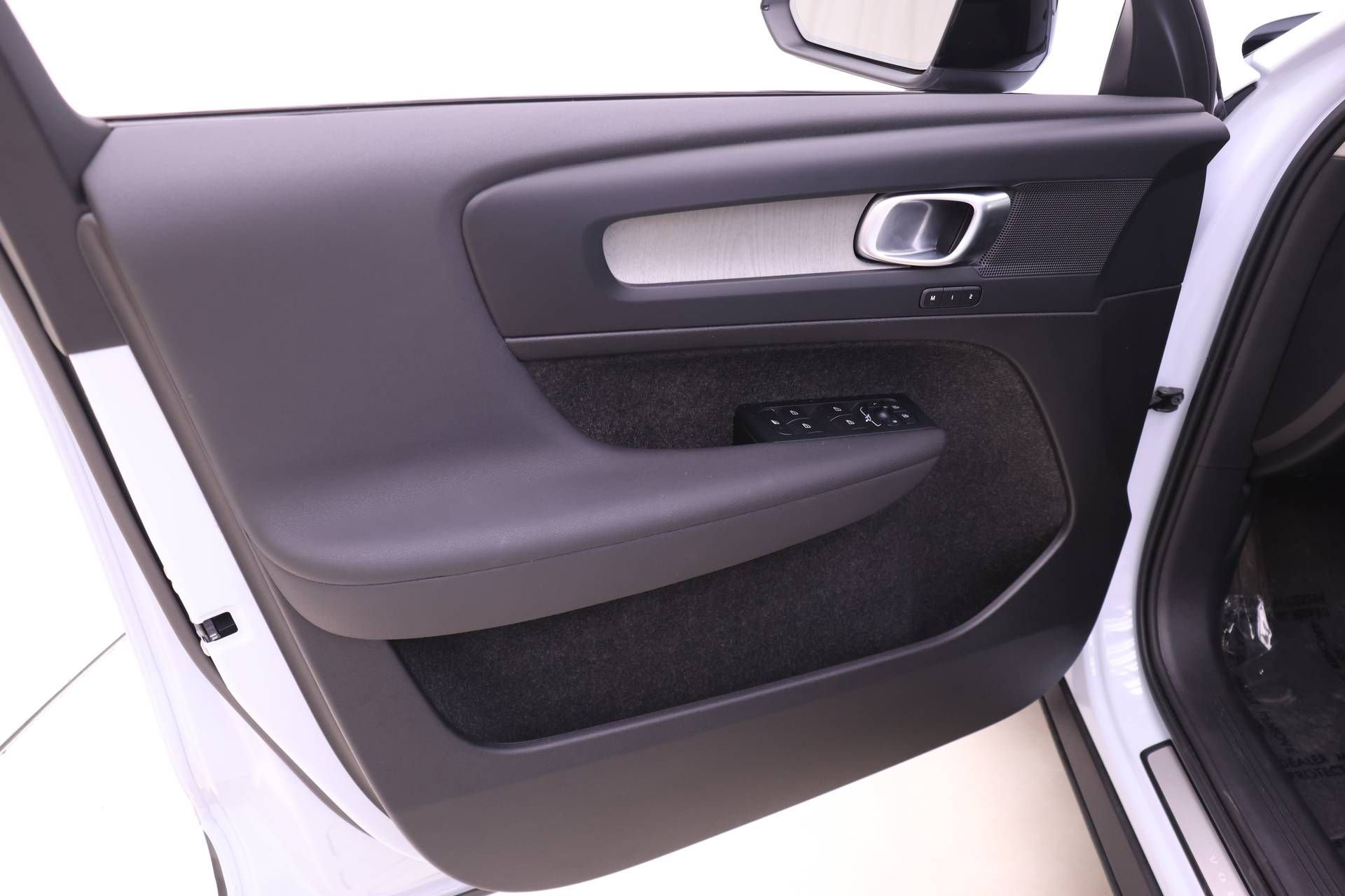 New 2026 Volvo XC40 B5 Plus AWD/4WD image 14